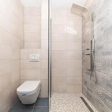 2 Bedroom Cozy In Seget Gornji Holiday home *