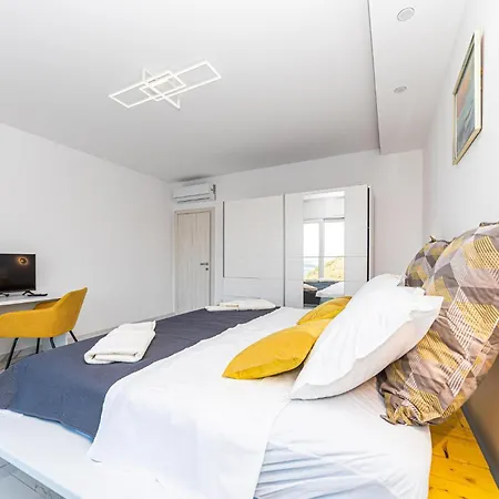 Holiday home 2 Bedroom Cozy In Seget Gornji
